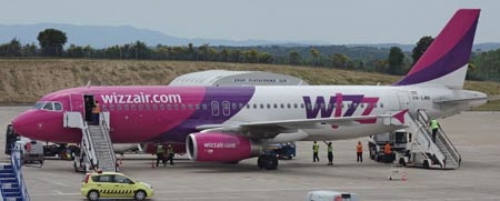 Avió A320 de Wizz Air, a l'Aeroport de Girona / Foto: Xavier Pou