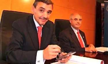 El degà del COETTC, Ferran Amago, i el director de l'oficina tècnica del Col·legi, Jesús Anguix