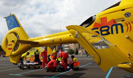 Un helicòpter del SEM el va traslladar a l'hospital de Girona / Foto: Policia local de Blanes