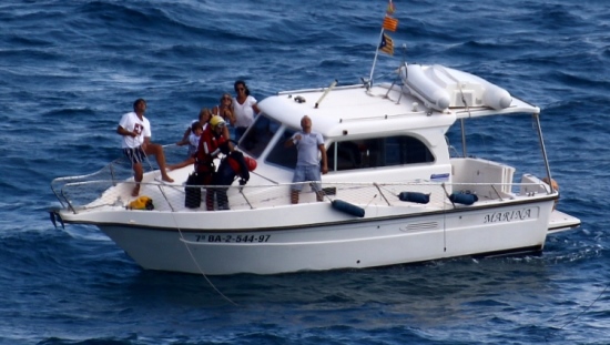 La embarcación, cuando el rescatador se encontraba en la cubierta / Foto: Anna Sais