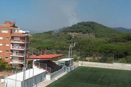 Esta imagen ayuda a situar el lugar del incendio. En primer lugar, el campo de fútbol de Ca la Guidó / Foto: Antonio Soti