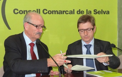 Domènec Espadalé y Salvador Balliu, ayer durante la firma del convenio / Foto: JFG
