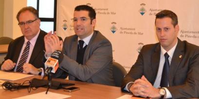 Antoni Abad, Xavier Amor i Guillem Mateo durant la roda de premsa d'aquest matí a l'Ajuntament de Pineda