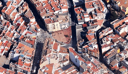 Blanes. En el cenro de la imagen, la Plaza Solidaridad / Foto: Google Earth