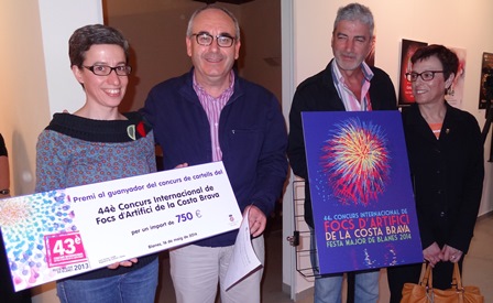 Cristina Ruiz, guanyadora del cartell de 2014, amb Josep Marigó, Miquel Lupiáñez y Susana Ramajo / Foto: JFG