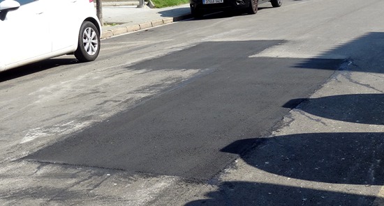 Reparación del asfalto de la calle Provença / Foto: JFG