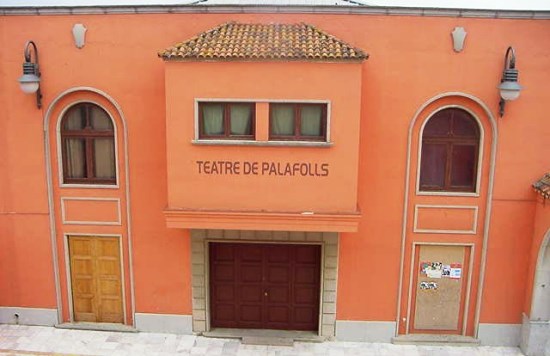 Façana del teatre de Palafolls