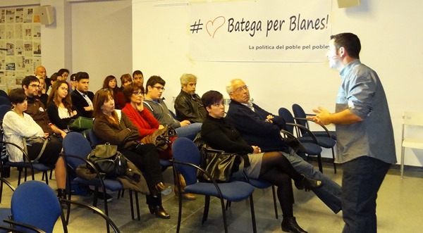 Jordi Urgell, a la derecha, explicó las propuestas que Batega per Blanes llevará al Ayuntamiento