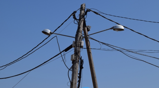 Cables d'electricitat a Vilobí d'Onyar