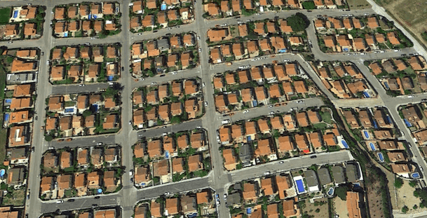 Imatge parcial de l'urbanització PineMar / Google Earth