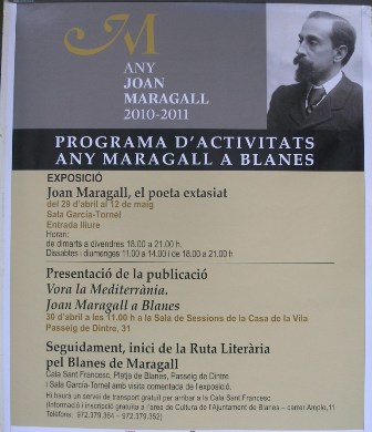 Cartell dels actes de l’Any Maragall a Blanes, exposat a l’entrada de la Sala García-Tornel, on es trova l’exposició “Joan Maragall, el poeta extasiat”, que es pot visitar fins al proper 12 de maig