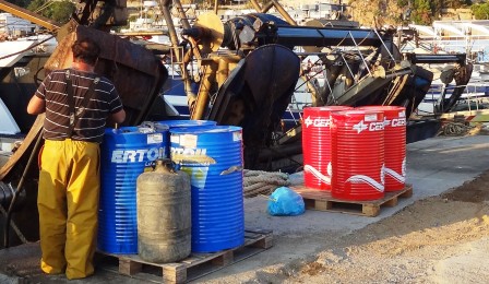 Depósitos de combustible en el Puerto de Blanes