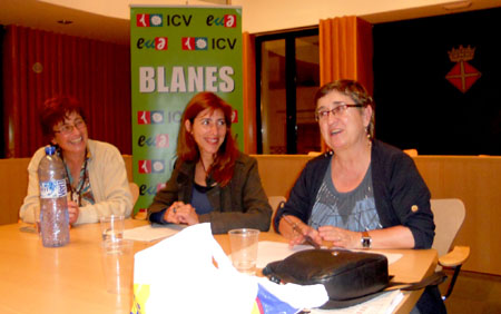 Amparo Ardanuy, Cristina Simó i Maite Molas durant l'acte