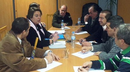 Concepció Veray, durant la reunió amb els regidors de la Selva