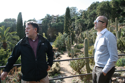 Martí Boada i a la dreta Jaume Dulsat, gerent del Jardí Botànic