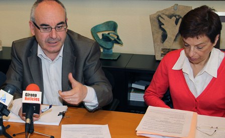 L'alcalde de Blanes Josep marigó i la regidora d'Educació Susana Ramajo han explicat avui el nous preus que tindran les places de guarderia / Foto: Joaquim Robert