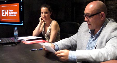 A la dreta, l'alcalde Josep Frias