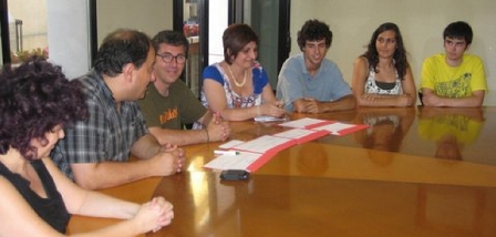Pere Garriga amb els estudiants premiats