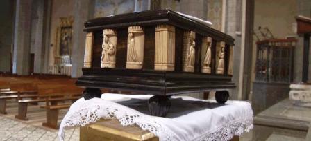 Arqueta amb les reliquies dels sants