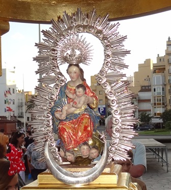 La Virgen de Villaverde fue en procesión desde Sa Palomera hasta la iglesia de Santa Maria