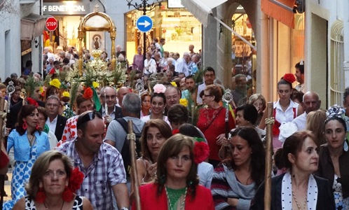 La comitiva, en la calle Nou