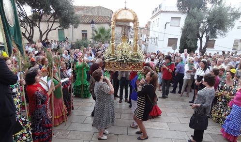 La Virgen de Villaverde, en la plaza de la iglesia Santa Maria