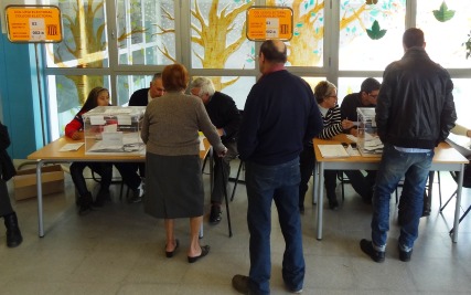 Imagen de las votaciones en el colegio Mossen Joan Batlle