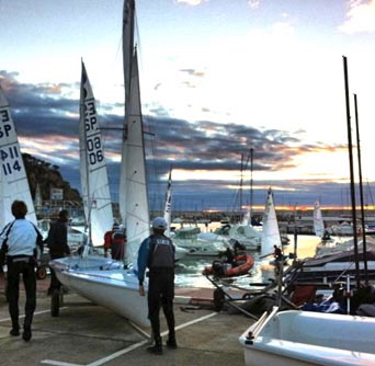 Preparatius de la segona regata, avui al matí / Foto: Twitter del Club Vela Blanes