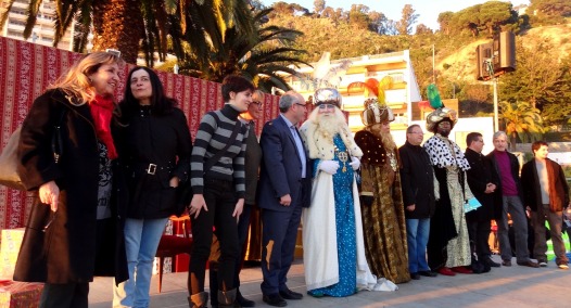 Els Reis d'Orient, aquesta tarda al Port de Blanes amb els regidors del'Ajuntament / Foto: JFG - Blanesaldia